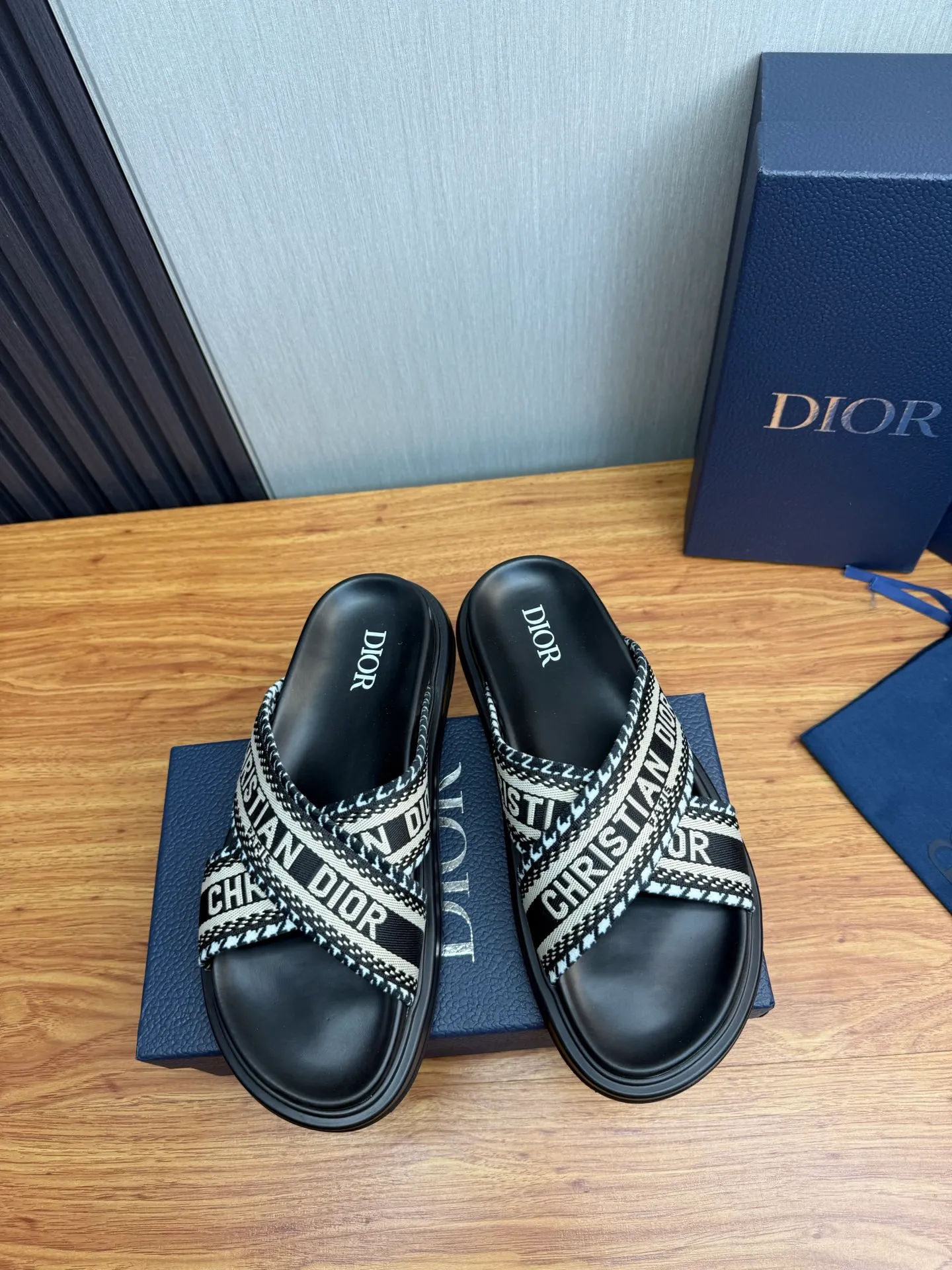 Men's shoes 260💰 Dior. Men's slippers🩴Official website 1:1 production 38-45 size 45 46 🉑️Customized original material shipped✅